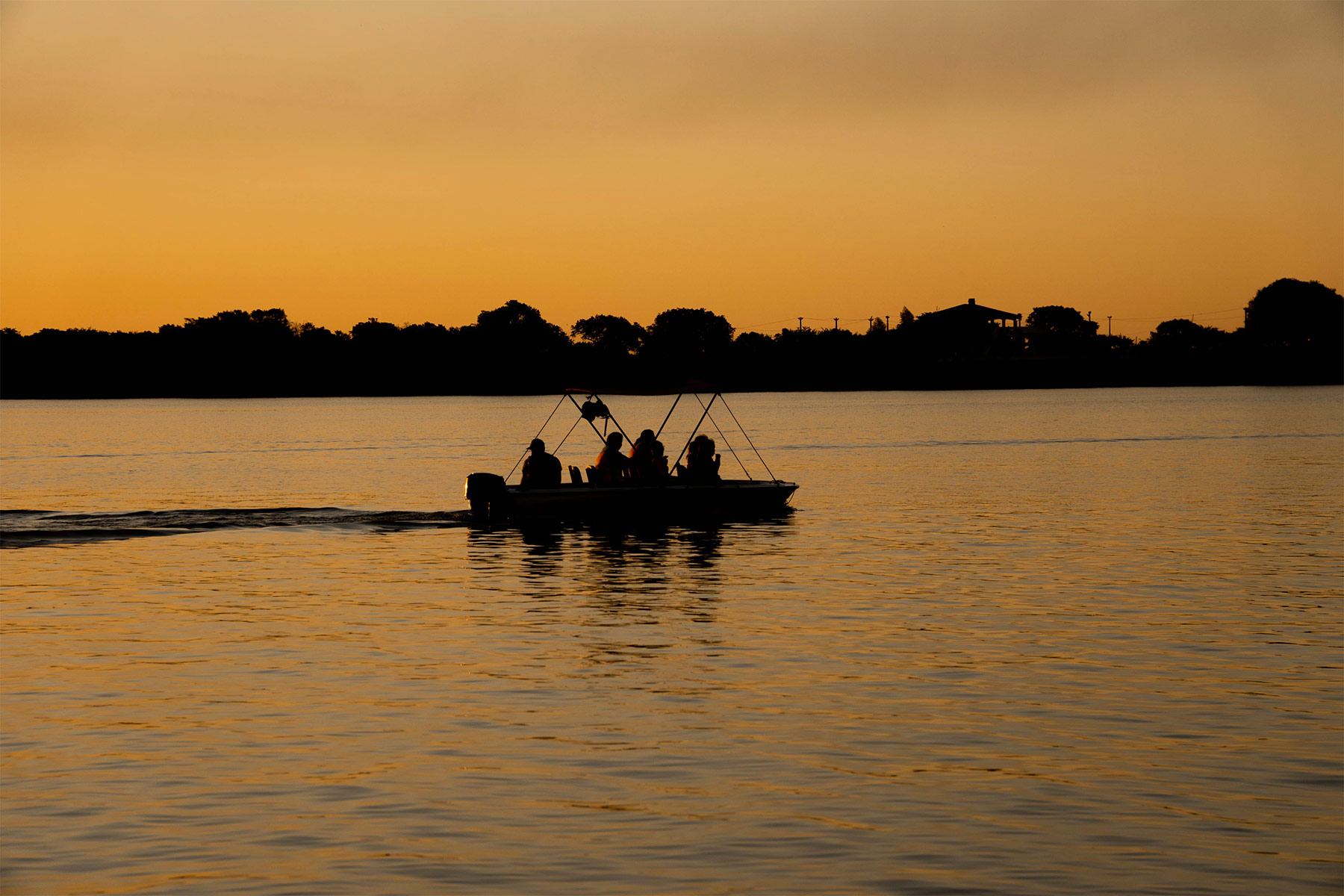 Atardecer en el Río Paraguay