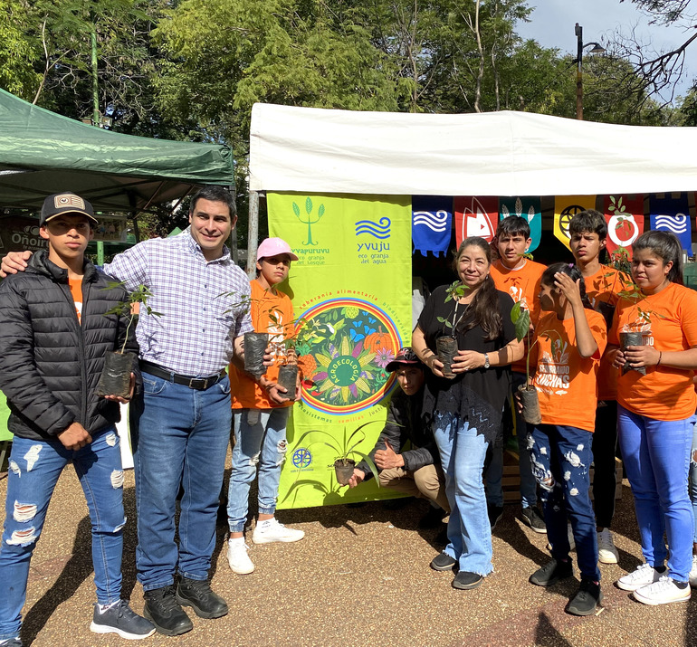 Diálogos de Saberes y Haceres: Estudiantes Culminan Pasantía en Feria de Semillas.
